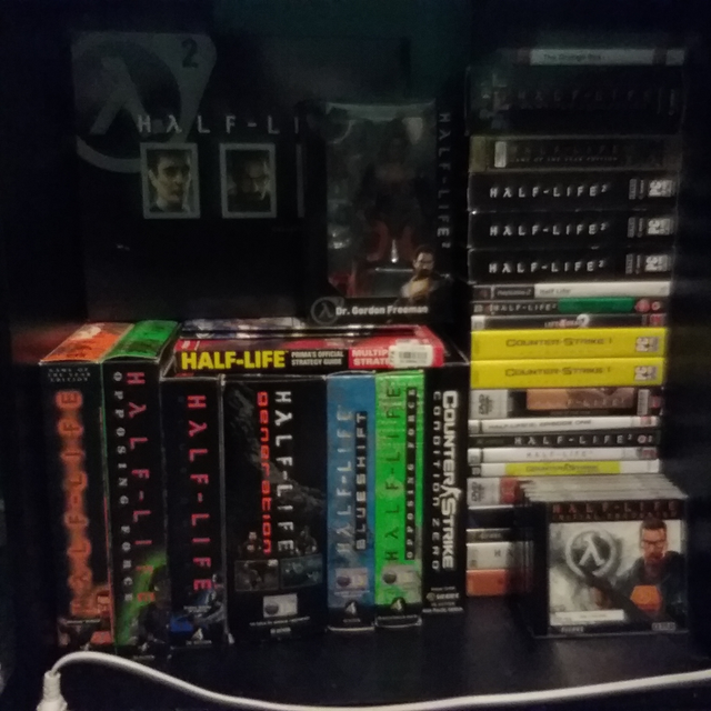 Arranged my collection. I have nearly every half life box and case. (Sorry if posted in wrong category, Don't know what to class this.)