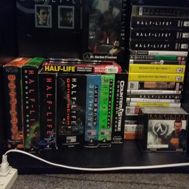 Arranged my collection. I have nearly every half life box and case. (Sorry if posted in wrong category, Don't know what to class this.)