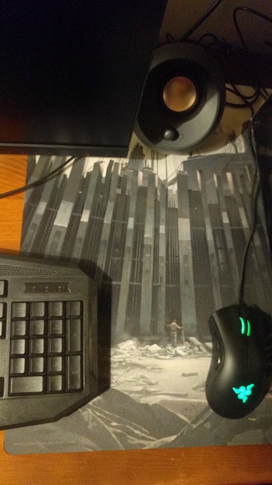 Soooo, I ordered an official Half-Life: Alyx mousepad for the new PC, but I *may* have gotten the measurements a bit wrong.