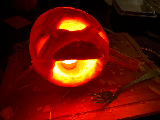Vort pumpkin vort pumpkin :)

I used a peeler to make the pumpkin lines more even but it felt weirdly like skin haha