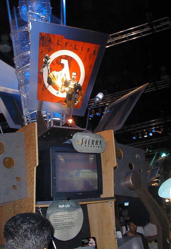 happy birthday half life 1. the game that changed the FPS genre forever 

pictures are from half life 1 being shown at E3 1998 taken from the valve archive