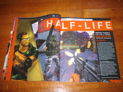 There's this picture of a Half-Life page in a magazine I found on the internet, and it seems to be using LD hands on a HD M4.
So that's cool I guess.

For those who want to want to recreate this, use this mod:
https://gamebanana.com/mods/179871