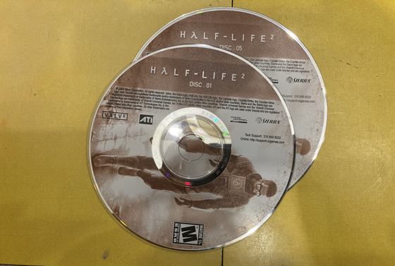 i found these cool 2 discs of hl2 in a garbage bag somewhere in my house