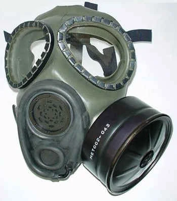 Fun fact: a  common misconception is that the H.E.C.U use M40 gas masks, instead they use the XM-40 prototype gas mask, the M40's older brother, it was a weird hybrid between the M17A2 and what later became the M40, well atleast the PS2 models do