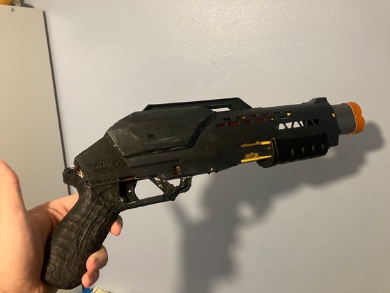  Here’s my half life Nerf shotgun


(Yes I’m very aware that a some of the paint has chipped off already)