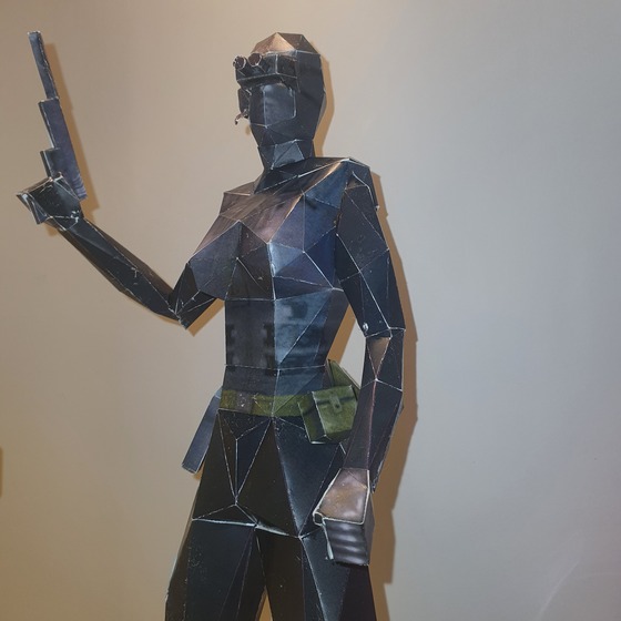 Half-Life female Assassin paper model. 
This is my personal development, the model was ported and optimized by me for Pepakura Designer|Viewer.

Video about model: https://youtu.be/pI3WYAjdDDM?si=1bPOpeVbtrXflf9W

You all can download this here:
https://www.deviantart.com/robolomik/art/Half-Life-Assassin-from-Paper-by-roboLomik-1034274787
My deviant art page.

Good luck guys! Have fun!